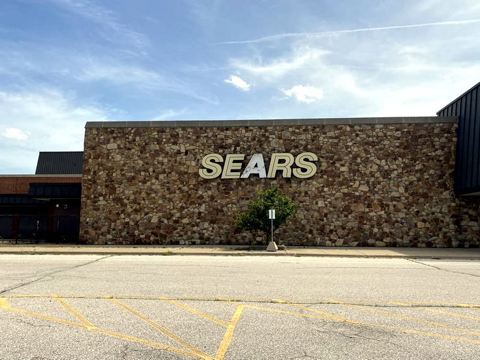 Fashion Square Mall - June 15 2022 Photo (newer photo)